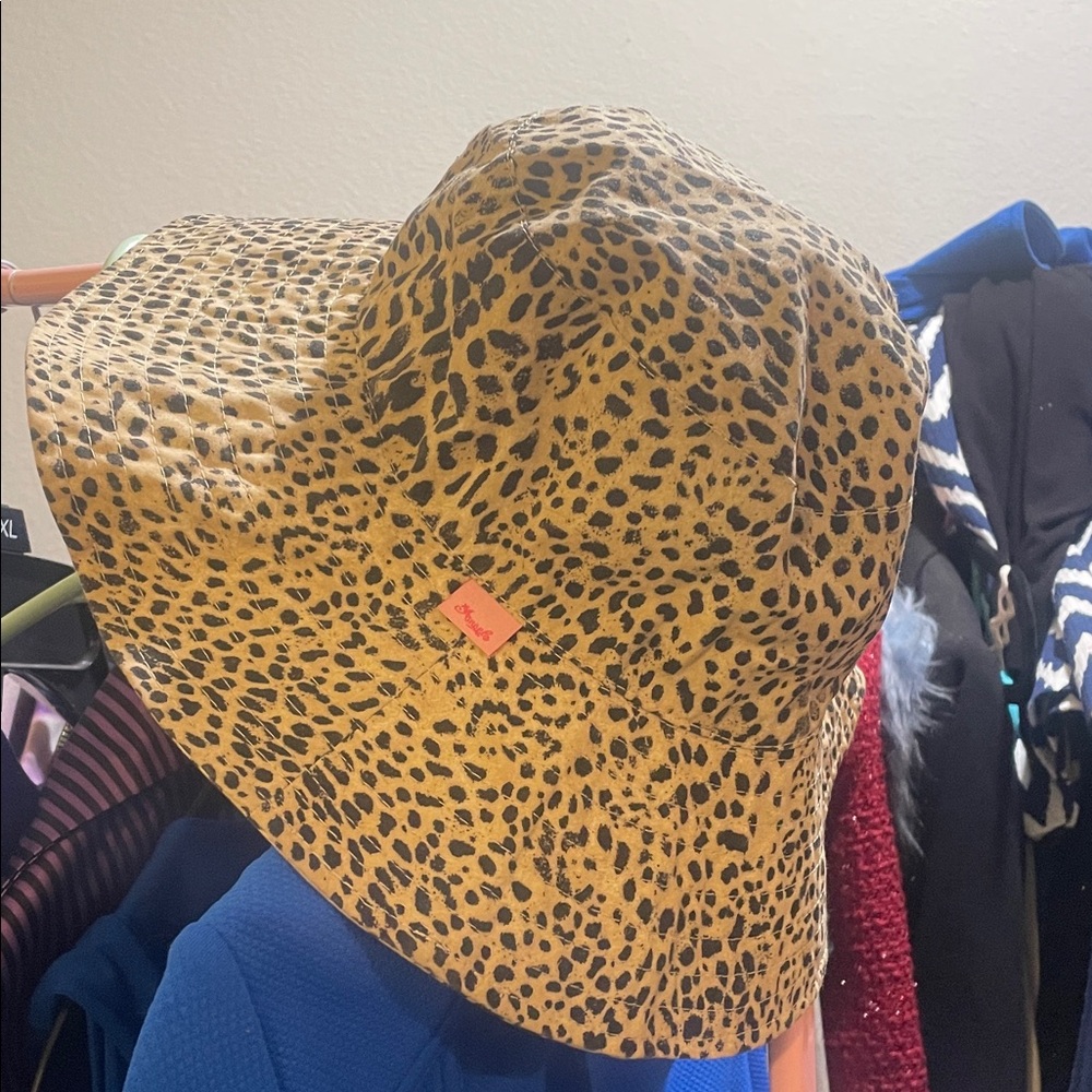 Roberto Cavalli Leopard Print Hat - Tan and Black
